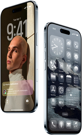To iPhones Air side om side - en med låseskærm og en med hjemmeskærm i mørk tilstand.