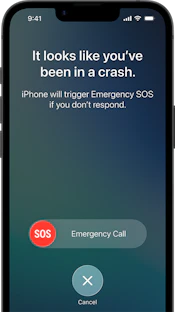 iPhone-skærm med ulykkesregistrering, der viser "It looks like you've been in a crash" og nødopkaldsmuligheder.
