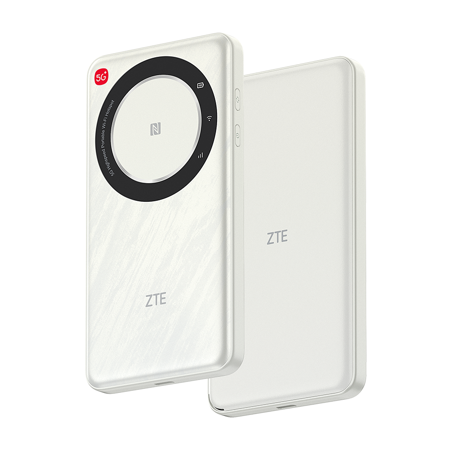 To hvide ZTE 5G bærbare Wi-Fi hotspot-enheder vist forfra og bagfra med cirkulært display og NFC.